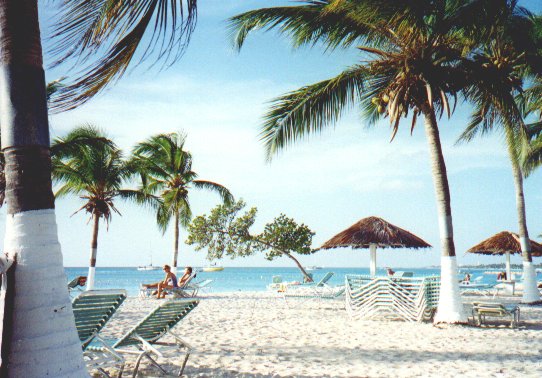 The beach in front of the Aruba tower